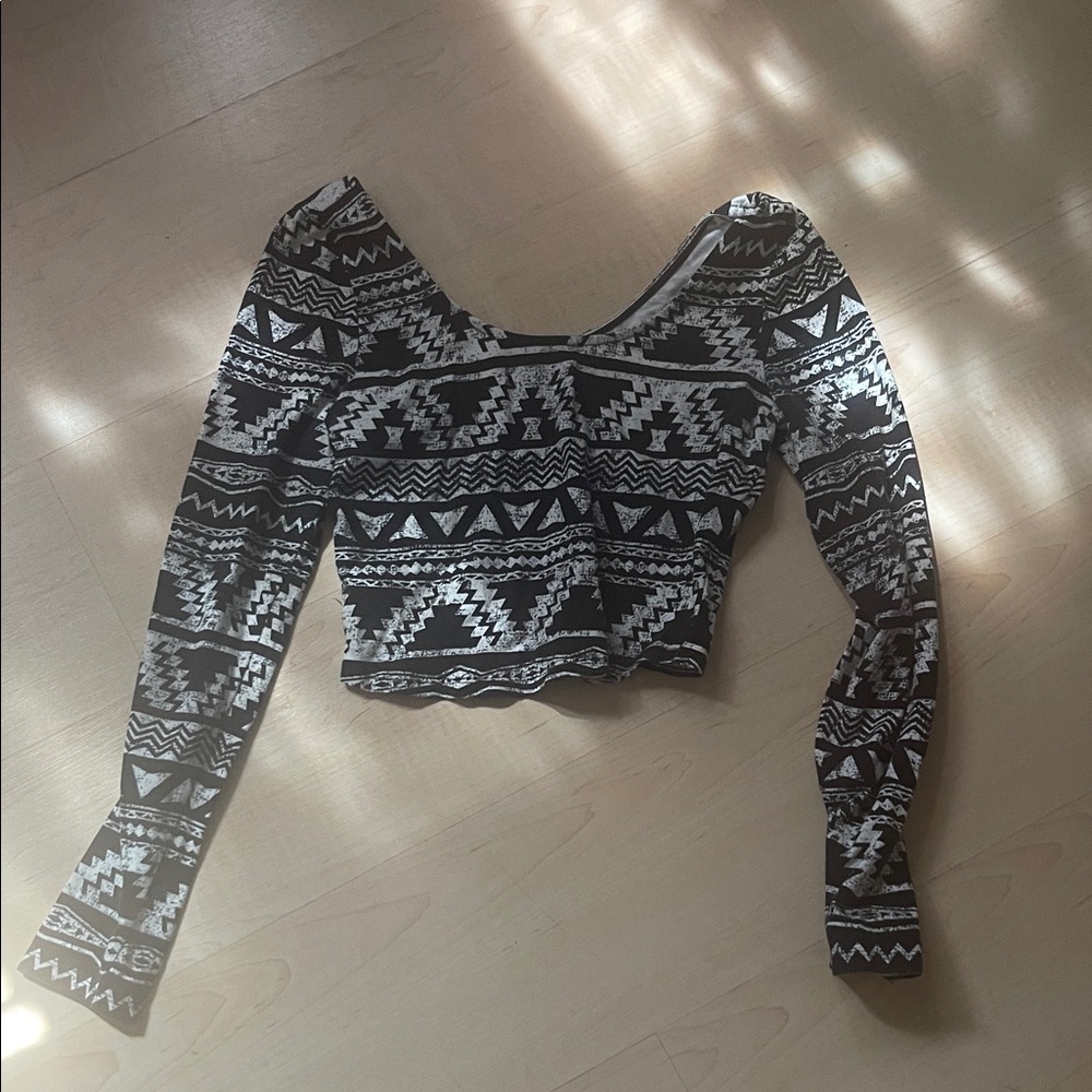 Black and White Patterned Women's Crop Top
